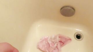 Piss-covered Pink Panties 小便ぶっかけ後のピンクのパンティー