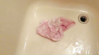 Piss-covered Pink Panties 小便ぶっかけ後のピンクのパンティー