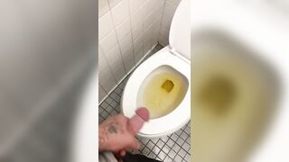 ThisBoiT jerks his dick at work while supposed to be working