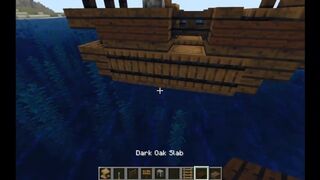 How to build a small pirate ship in Minecraft