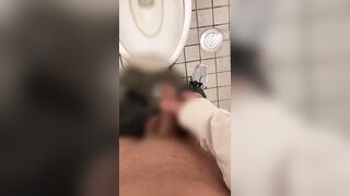 【パイパン・パイチン】コンビニのトイレでオシッコしてたら誰か来て焦ったｗ HENTAI ASIAN JAPANESE BOY