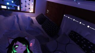 Girl Cums in Vrchat while boyfriend plays with her pussy IRL